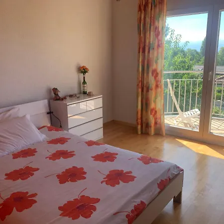 D'hotes Wellingtonia Bed & Breakfast Mont-sur-Rolle